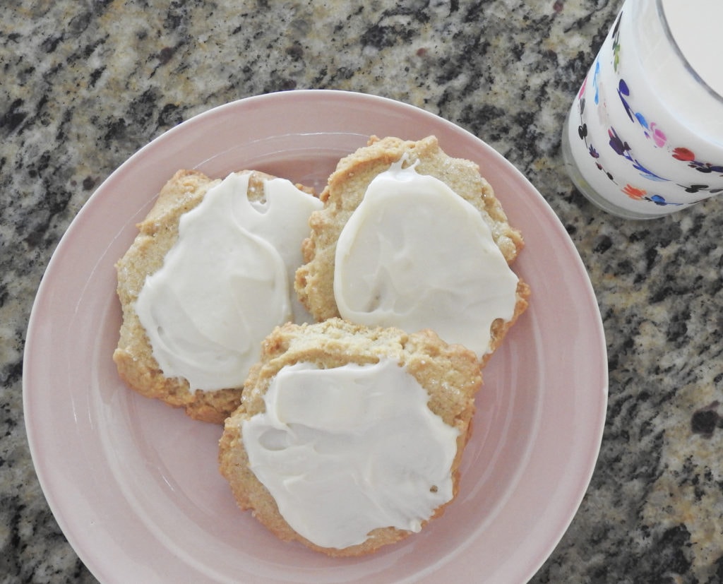Amish butter "swig" cookies with milk