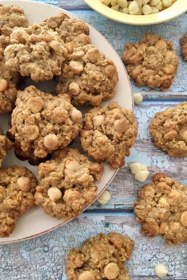 Gluten Free White Chocolate Chip Oatmeal Cookies | Migraine Diet | Heal Your Headache | Easy snacks and desserts
