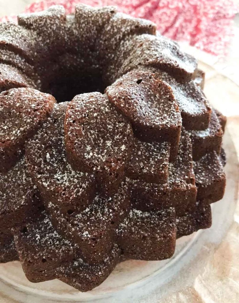 A fresh take on the traditional honey apple cake, this version is spiced with cinnamon, nutmeg, and ginger that pairs beautifully with the honeycrisp or granny smith apples. The perfect bundt cake recipe! #honeyapplecake #bundtcake #cakerecipes #apples