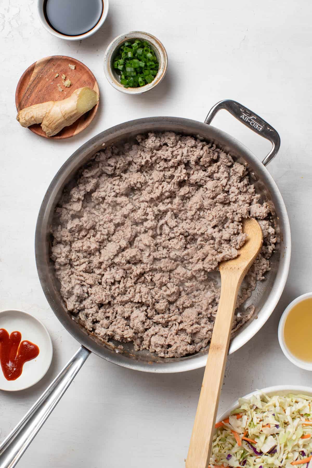 A pan with ground turkey cooked through.
