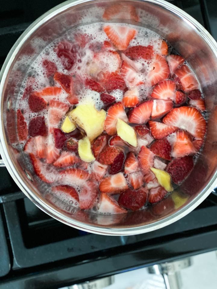 Strawberry Mocktail Spritzer - The Dizzy Cook