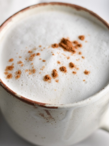 Rooibos latte dusted with cinnamon on top.